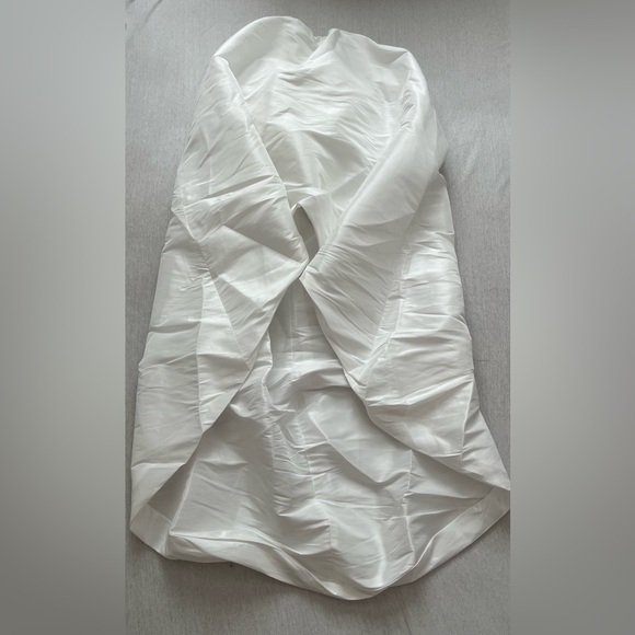 NWOT BCBGMAXAZRIA Bronwen, strapped, Bubble Hem, High-Low Gown, White, Size 4 - Picture 5 of 13